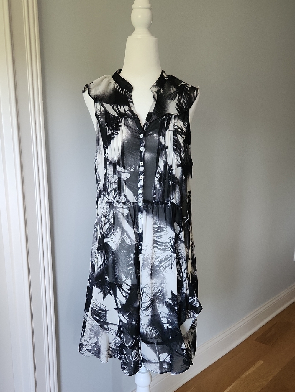 Entro Sheer Sleeveless Print  Minidress